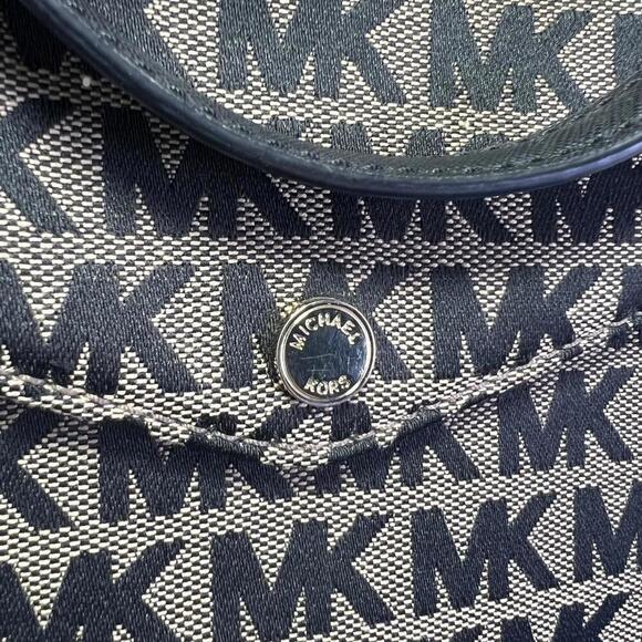 Michael Kors Monogram MK Medium Jet Set Tote Bag Khaki Canvas with Leather Trim - Picture 2 of 9